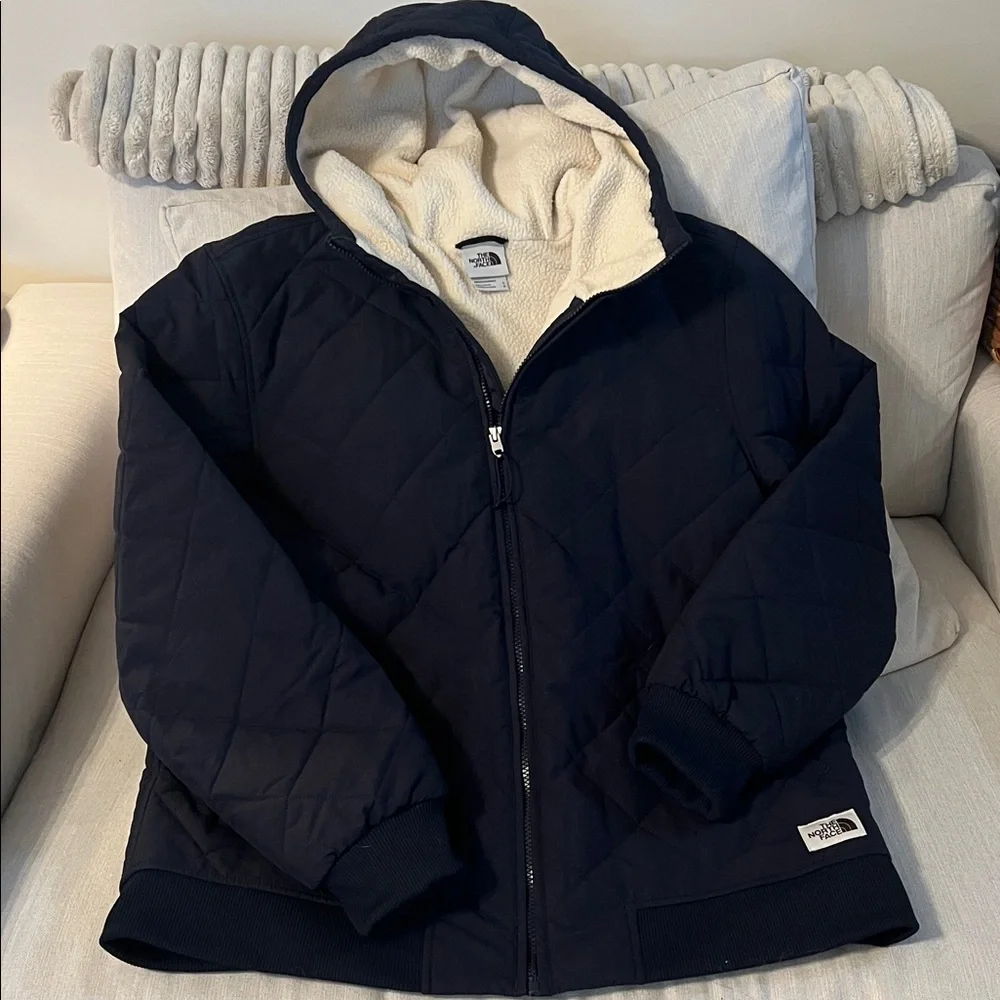 The North Face outside “quilted”